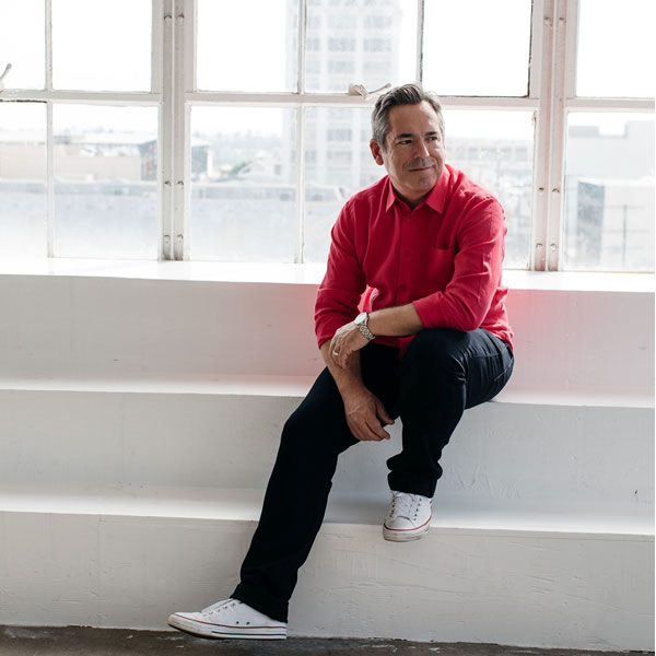 singer launches new website